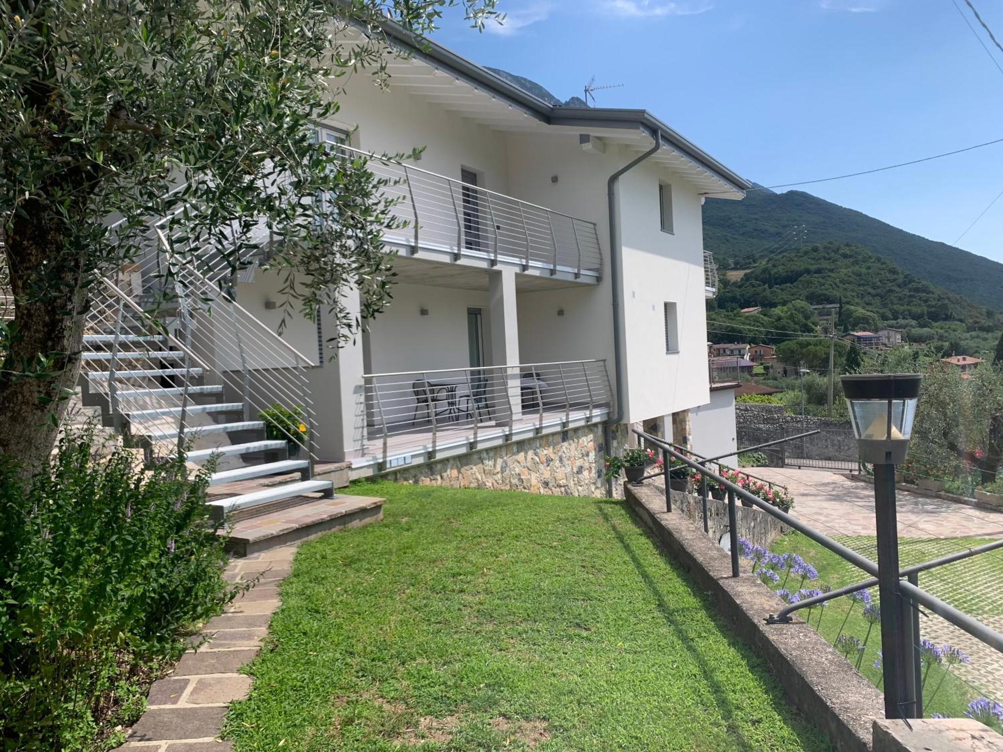 Appartamento Viola Malcesine Bagian luar foto